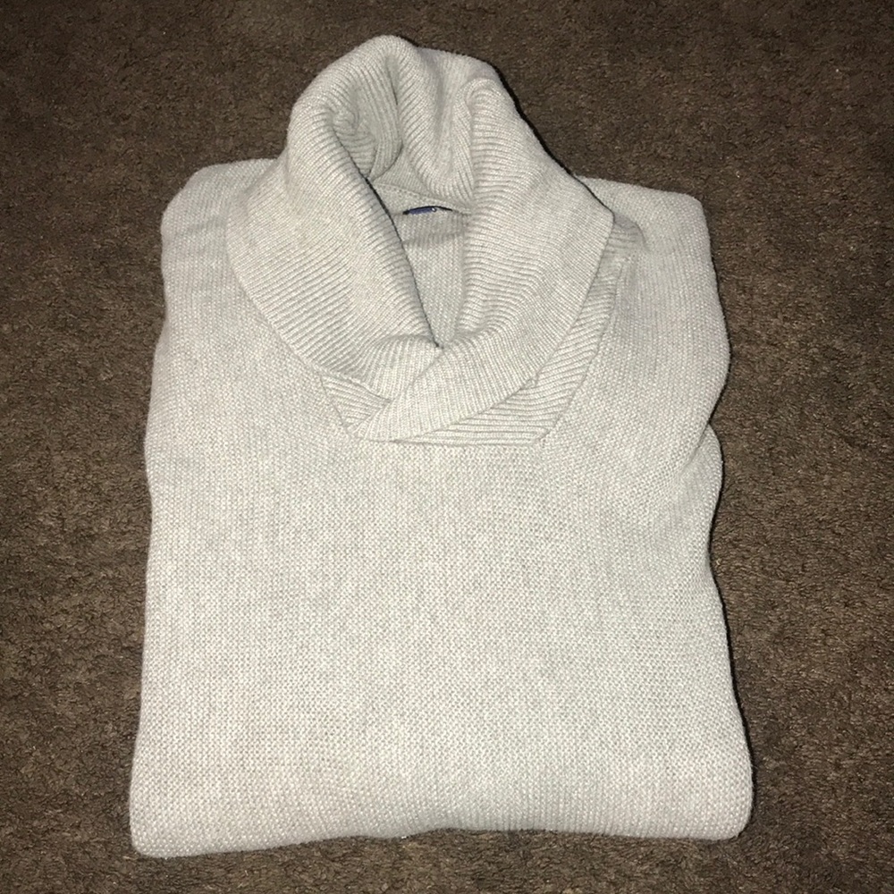 Women’s grey turtleneck sweater